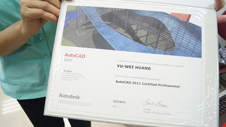 黃鈺威考取AutoCAD證照