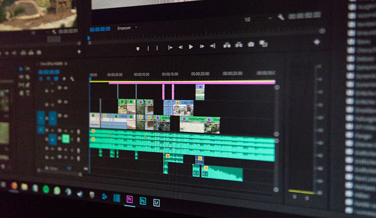Adobe Premiere可以支援非常高清的解析度，多數專業剪輯師極力想學習