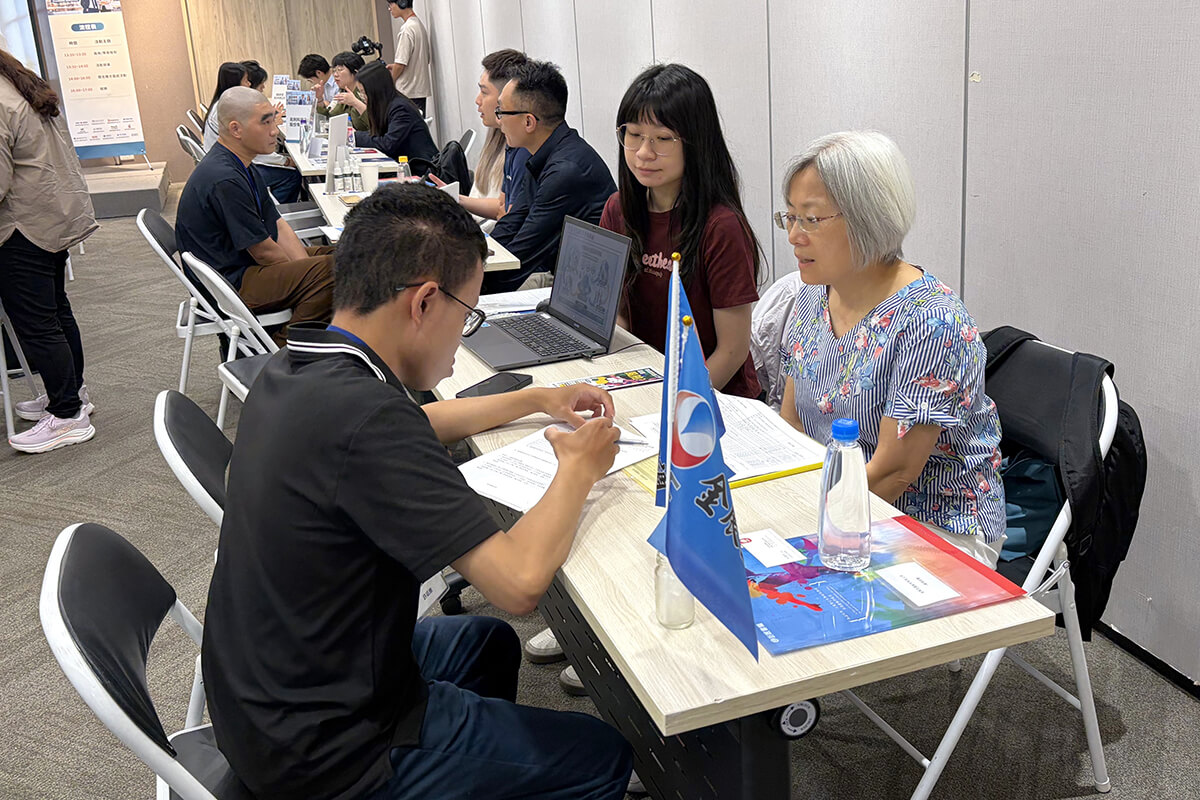 巨匠學員向金展空調展示個人優勢